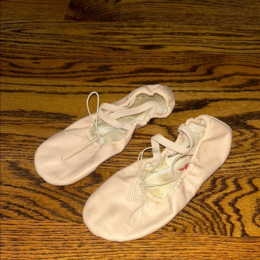 Pink Ballet Shoes Women’s 7 by Capezio